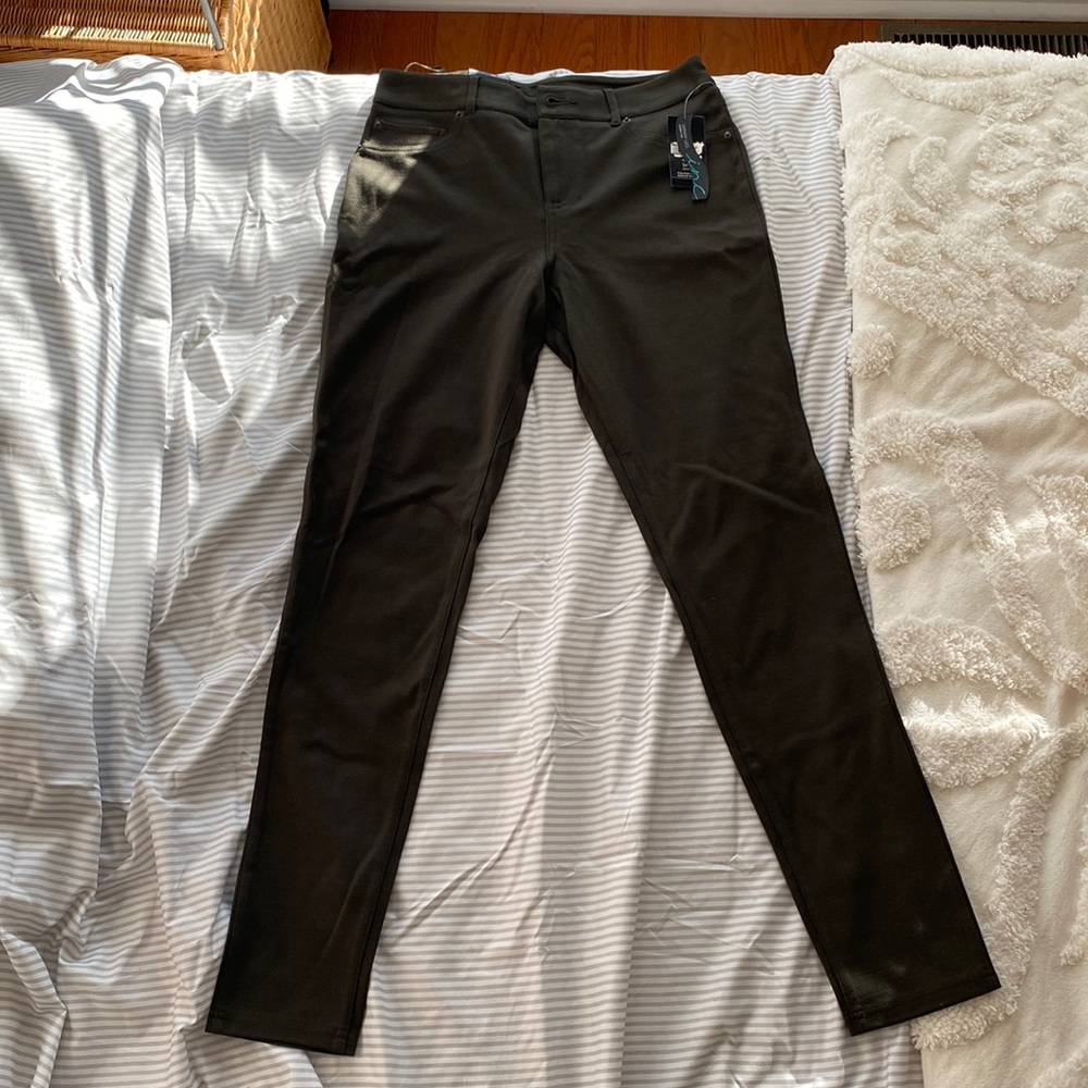 Inc skinny leg curvy fit dark green